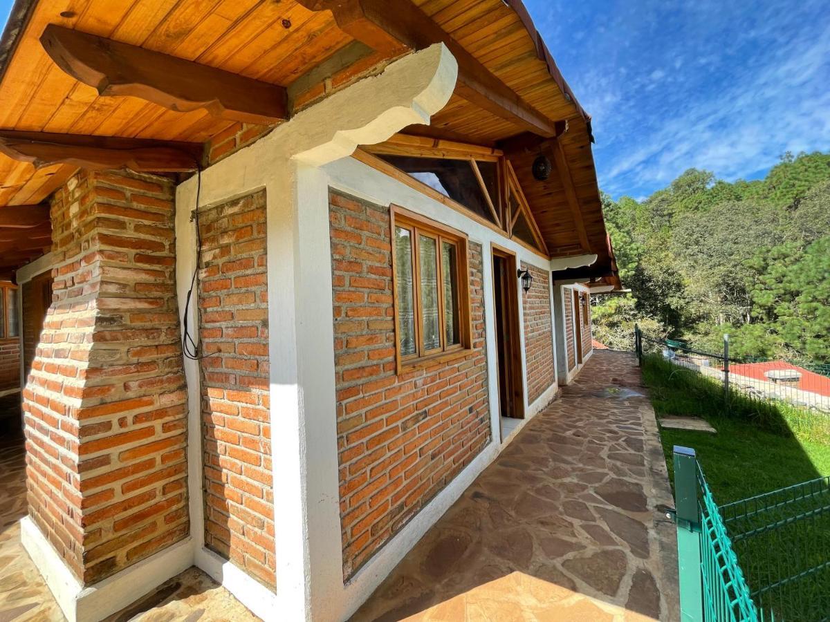 Los Pirineos 마자미틀라 외부 사진